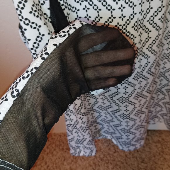 Sweatshirt - Picture 2 of 4